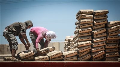 الحق فرصتك وابني شقتك اسعار خيالية تحققها شركات الاسمنت اليوم اعرف الطن وصل لكام