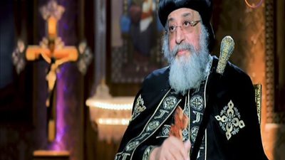 بالفيديو | البابا تواضروس يروي لاول مره كيف بداء حبه للرهبنه منذ الطفولة و الاعلاميه انت مفكرتش في الزواج والاطفال والبابا يرد دخول الجامعه اسهل من الدير