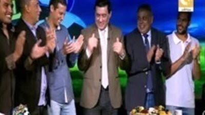 بالفيديو.. وصلة رقص لـ«مدحت شلبي» على الهواء