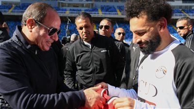 أعطاه هدية ماذا طلب الرئيس السيسي من محمد صلاح قبل بطولة كأس الأمم الأفريقية