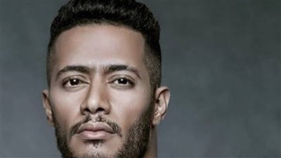 قبلة قلبت الدنيا من 6 سنين محمد رمضان يتعرض لانتقادات سيئة بسبب قبلة فنانة معروفة من هذه الفنانة