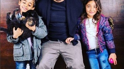 المطرب أحمد سعد ينشر صورة لأولاده على موقع انستجرام ويعلق عليها ..شوف قال إيه ؟