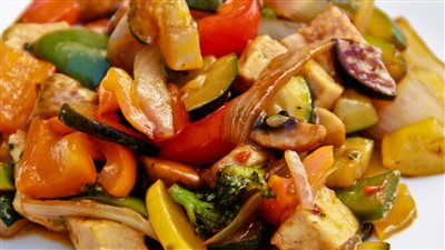 مش هتشتري حاجة من برا اعملي طبق خضار بالسوتيه ووفري مصاريف وجبة اعرفي الطريقة