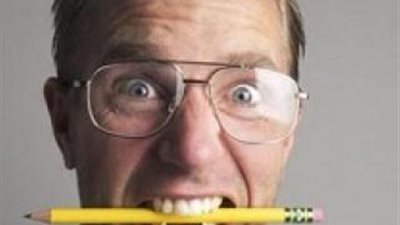 خبراء اجانب بينصحوك لو عندك صداع وعايز تتخلص منه حط قلم رصاص بين فكك