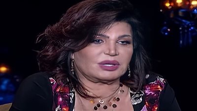 راقصة مصرية شهيرة تصدم جمهورها ادعولي أنا بمشي على كرسي وفقدت قدرتي على الحركة
