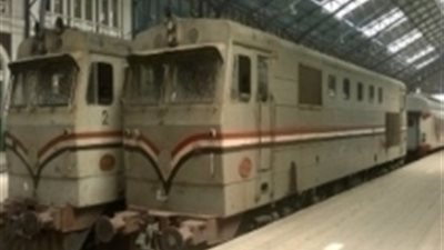 الشرطة تنقذ سائقا حاول الانتحار وإلقاء طفليه أمام قطار