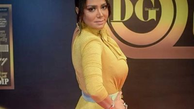 بالصور رانيا يوسف تستفز الجميع بهذه الاطلالة العاريه