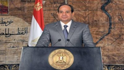 إنفراد .. ننشر صورة الدرع المقرر إهدائه للرئيس السيسى فى عيد العمال