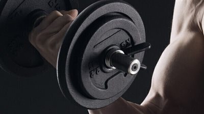 للرجال فقط .. احذررفع الأصقال لأنه يؤدى إلى تساقط الشعر