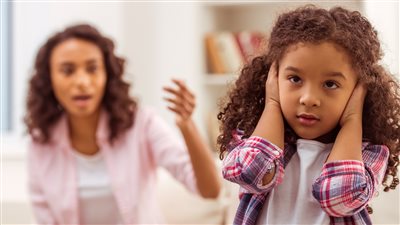 طفلك عنيد هنقولك على 7 طرق تتعاملي بيها معاه