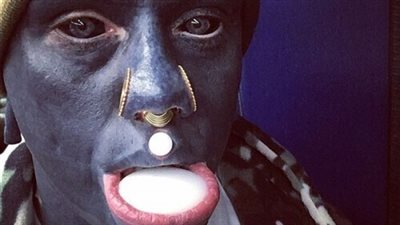 شاب بريطانى يقضى 10 أعوام فى وشم جسده ليتشبه بلوحات بيكاسو