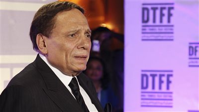 حقيقة إصابة عادل إمام بـ الزهايمر وهكذا يقضي الزعيم يومه