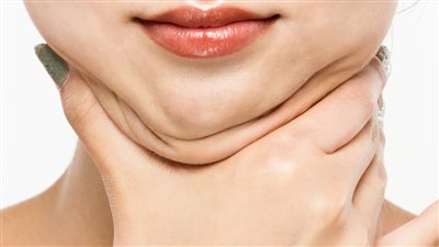 مش غير عمليات حيل للتخلص من الذقن المزدوجة والمسام الواسعة