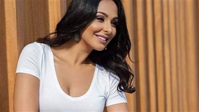 فنانة شهيرة الزواج لازم يكون بعقد ويتجدد كل 3 سنين