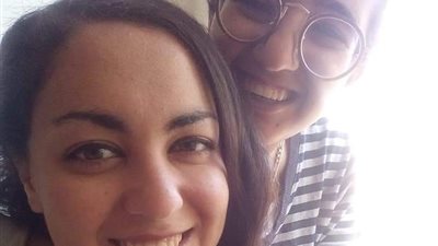 شاهد فيديو بنتين من مصر يتحدوا الجميع ويعلنون بكل جرأة احنا مخطوبين وهانتجوز قريب