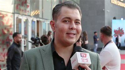 تفاصيل ما حدث داخل هايبر شهير للفنان كريم مغاوري ووالدته