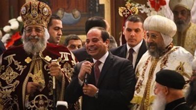 ياريت محدش يزعل مني بس قداس العيد بيختلف تماما عن عرض الأزياء اللي بنشوفه