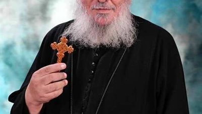 شاهد ماذا فعل كاهن الاسكندريه جعله حديث الساعه علي الفيسبوك