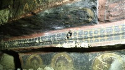 بالصور اكتشاف لاول مره لكنيسه اسريه منحوته علي الصخر تحت الارض تشمل مشاهد من حياه السيد المسيح