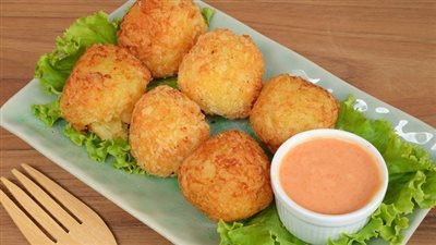 ألذ كرات بطاطس بالجبنه ..سهله وسريعه