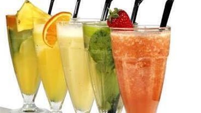 نحن نعلم ان هناك مشروبات ضاره ولكن من الضروري جدا ان نعلم ان هناك مشروبات اخري عند استخدامها بطريقه خاطئة تصبح مضره جدا علي صحتك