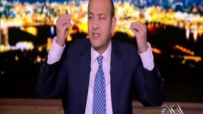 بالفيديو | اديب يعلن كارثة علي مصر يحاول فعلها الامريكان ومنع مصر من مبلغ مالي ضخم واديب ينفعل علي الهواء