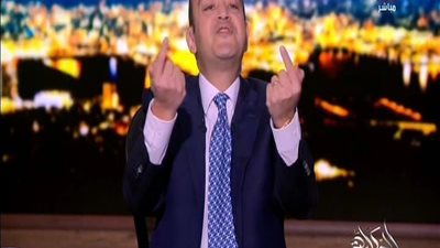 بالفيديو | عمرو اديب يسأل سؤال خطير ... ويعلن انا كل ما اسأل السؤال ده بتشتم اخرص يا كلب ... ولن تصدق ماذا يسأل وما يقول