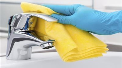 طريقة سحرية لتلميع خلاطات المطبخ والحمام