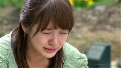 اتصلوا بيها الصبح وهي في شغلها قالولها الحقي ابوكي عمل حادثة ونقلوه المستشفي 1080147