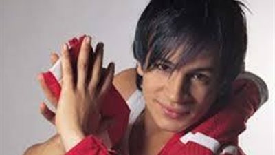 محمد عطية يهاجم الرئيس السيسى عبر تويتر كاميرا التليفون بتهزك ؟