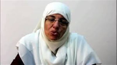 الاخوانية عزة الجرف تستمر فى التحريض من خلال تويتر بيع الوطن للصهاينة واتباعهم من العرب وضياع النيل والفقر