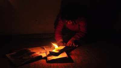 الحكومة تحسم الجدل حول زيادة مدة انقطاع الكهرباء لـ 3 ساعات