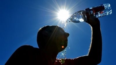 8 أشياء ضرورية للتغلب على الموجة الحارة