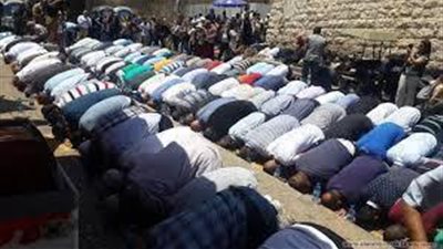 مواطنى هذه الدولة العربية يتحدون حظر الفيروس القاتل