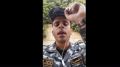 بالفيديو | شاهد المجند القبطى كيرلس يرنم ترنيمة وفيما اظنة لا يستجيب وهو داخل وحدتة بالجيش المصرى بصوت تحفة