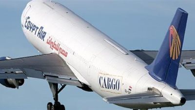 مصر للطيران تُطالب وسائل الإعلام بمراعاة الحالة النفسية لأسر ضحايا الطائرة المنكوبة