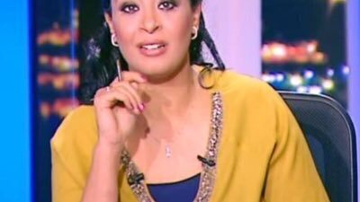 مفاجاة من الاعلامية منى سلمان بخصوص واقعة ابو قرقاص المشينة عبر تويتر القبض على الزملاء الذين غطوا الواقعة