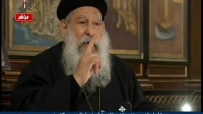 بالفيديو | ابونا مكاري يعلو بصوته الان بسبب مشكلة الكثير يقع بها داخل الصلاه وهي خطيه كبيره بدلا من صلاه والكثير جدا يقع فيها ويفعلها