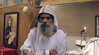 ابونا ابرام التوماسي يعلم ما في الاذهان ويرد ثم ينكر انه قام بهذا فكيف ذلك؟