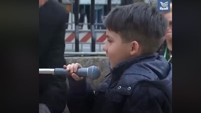 شاهد.. طفل يسأل البابا فرنسيس هل يدخل أبي الملحد السماء؟