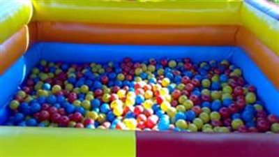 لا تسمحوا لأطفالك باللعب في أحواض الكرات في المطاعم السريعة .. إنهاقاتلة !!! 1103151