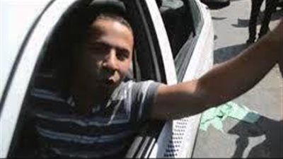 سواق التاكسي مش الأخ الحمد لله مسلم ؟ أنا لا الأخ الحمد لله مسيحي 1105164