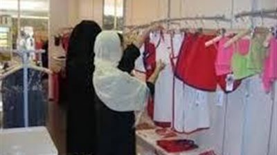 البنات اللى رايحة تشترى لبس عشان العيد من المحلات و هتقيس الهدوم ورا البارافانات خلوا بالكم دا الى بيحصل