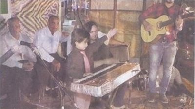 مينا اصغر عازف اورج في الوادي الجديد يحيي ليالي رمضان