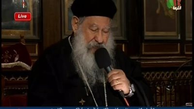 بالفيديو | سيده تقراء الفنجان من وهي 9 سنوات والان عندها 25 عام وكلمات ابونا مكاري لها