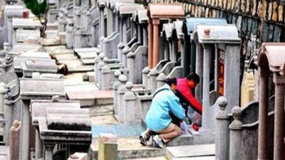 الصينيون يحرقون الفلوس والاجهزه الكهربائيه والسبب لا يصدقه عاقل