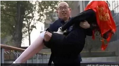 رجل يتزوج روبوتا صنعه بنفسه