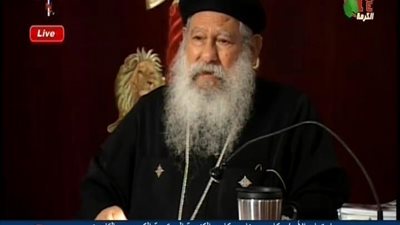 شاهد رد ابونا مكارى على شخص قاطع الكنيسه علشان عنده مرض معدى