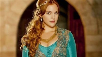 صورة فاضحة لـ السلطانة هيام مع حبيبها داخل سيارتهما