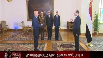 بالفيديو | شاهد ماذا فعل كامل الوزير فور توليه وزاره النقل في مشهد يحدث لازل مره في مصر